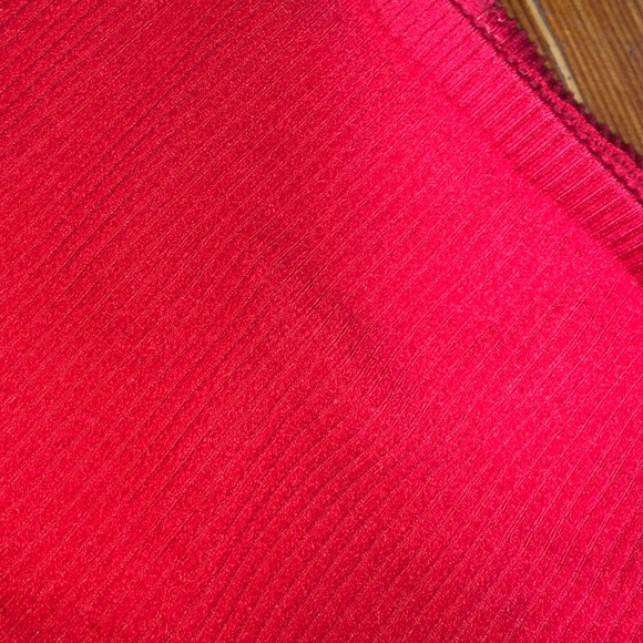 Red ribbed Out From Under cropped tank top - Picture 4 of 4